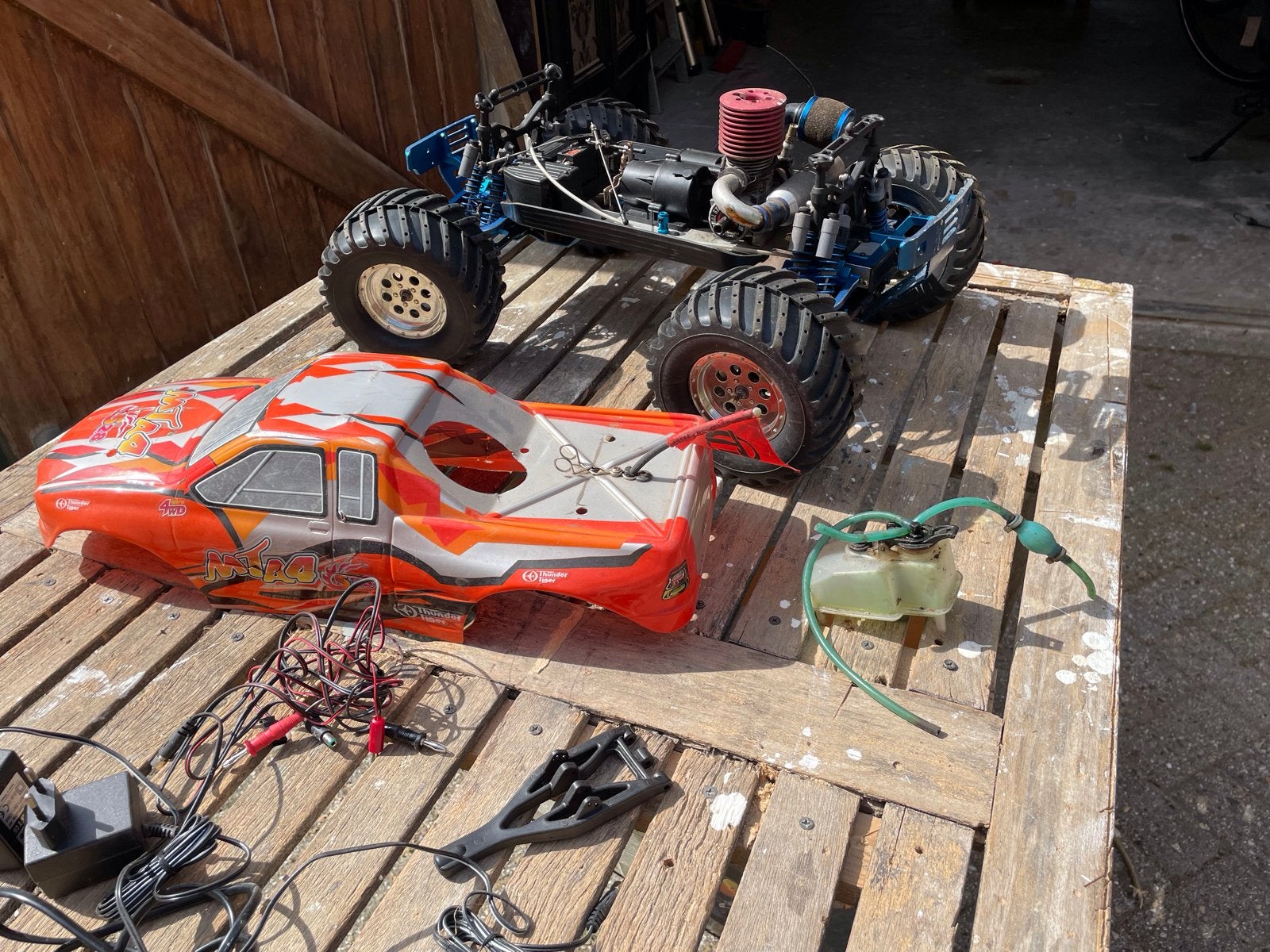 Thunder Tiger MTA4 Nitro Monster Truck RC Auto, Hobby en Vrije tijd, Gebruikt, Auto offroad, Ophalen of Verzenden, Schaal 1:8