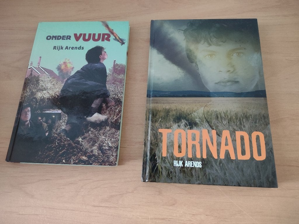 Onder vuur/Tornado- Rijk Arends, Ophalen of Verzenden, Gelezen