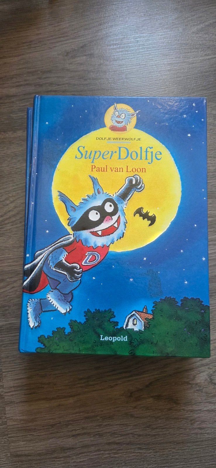 Super Dolfje Weerwolfje - Paul van Loon, Boeken, Ophalen of Verzenden, Gelezen, Paul van Loon, Fictie algemeen
