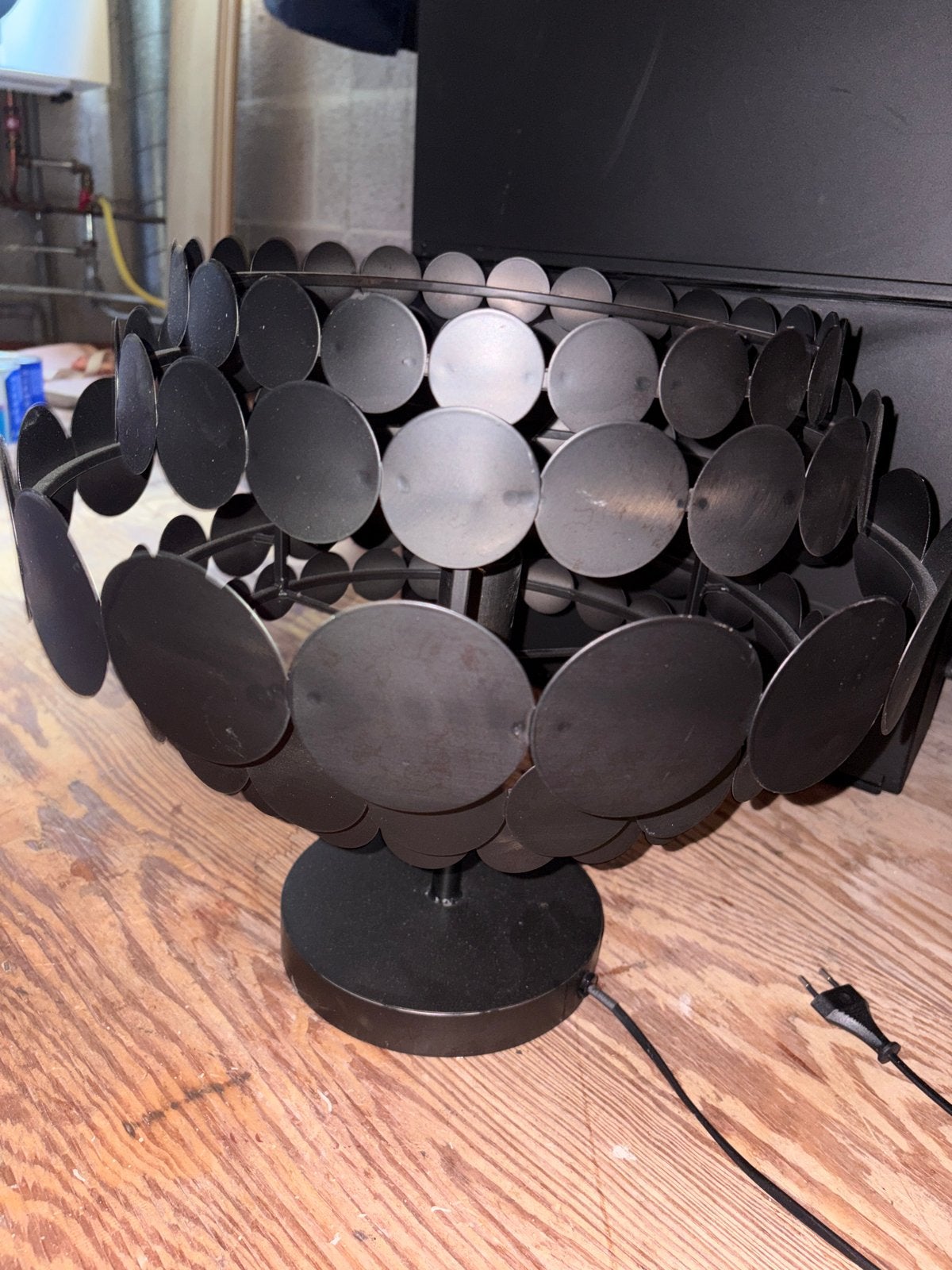 Zwarte metalen tafellamp met cirkeldesign, Overige merken, Gebruikt, Zwart, E27 (groot)
