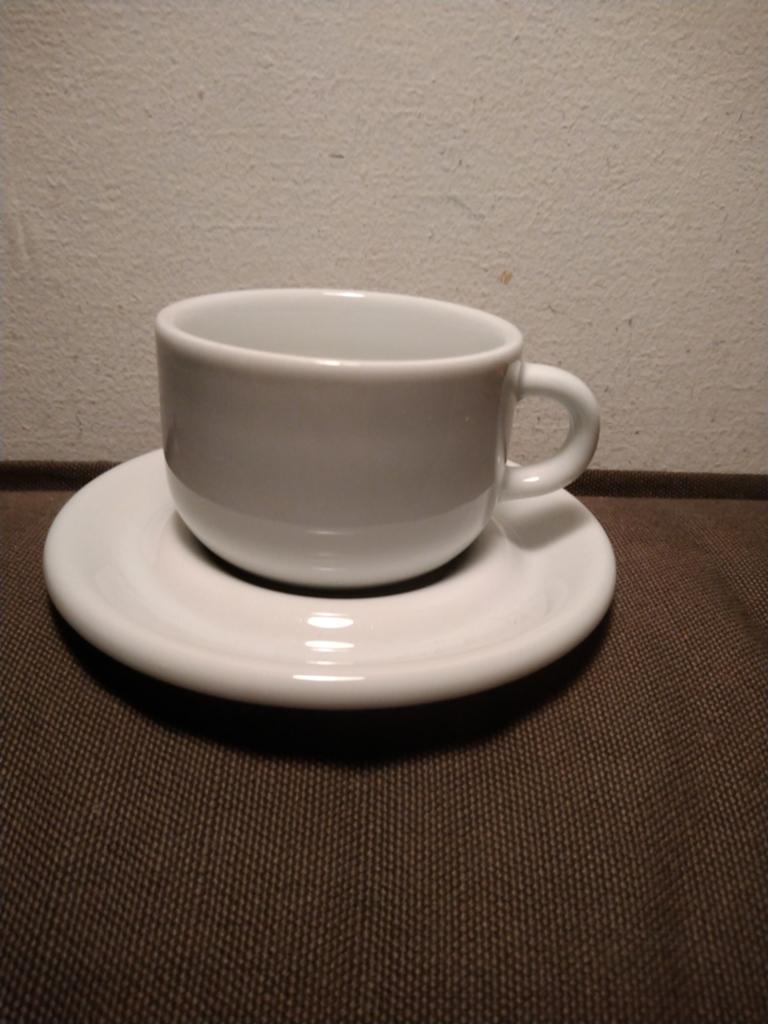 Rondo ikea koffie kop en schotels setprijs, Huis en Inrichting, Ophalen of Verzenden, Porselein, Overige stijlen, Kop(pen) en/of Schotel(s)