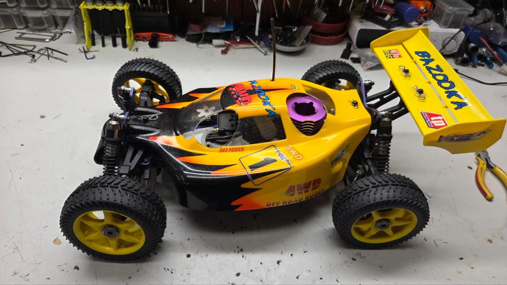 Te koop zeer mooie sh auto, Hobby en Vrije tijd, Gebruikt, Ophalen of Verzenden, Auto onroad, Schaal 1:8