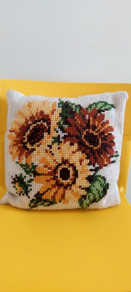 Prachtig Vintage Geborduurd Kussen Zonnebloemen, Vierkant, Ophalen of Verzenden, Zo goed als nieuw, Sierkussen