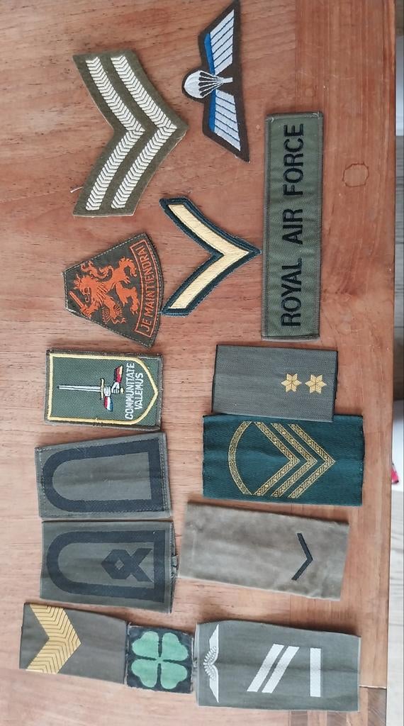 Diverse militaire emblemen en insignes, Ophalen of Verzenden, Overige soorten, Overige gebieden, Embleem of Badge