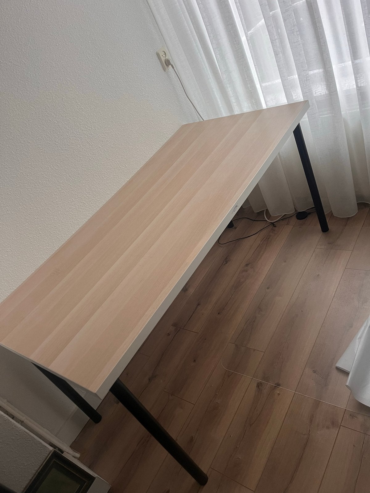 IKEA Linnmon / Adils bureau - 150x75 cm - Zo goed als nieuw, Ophalen, Overige typen, Hout, Zo goed als nieuw