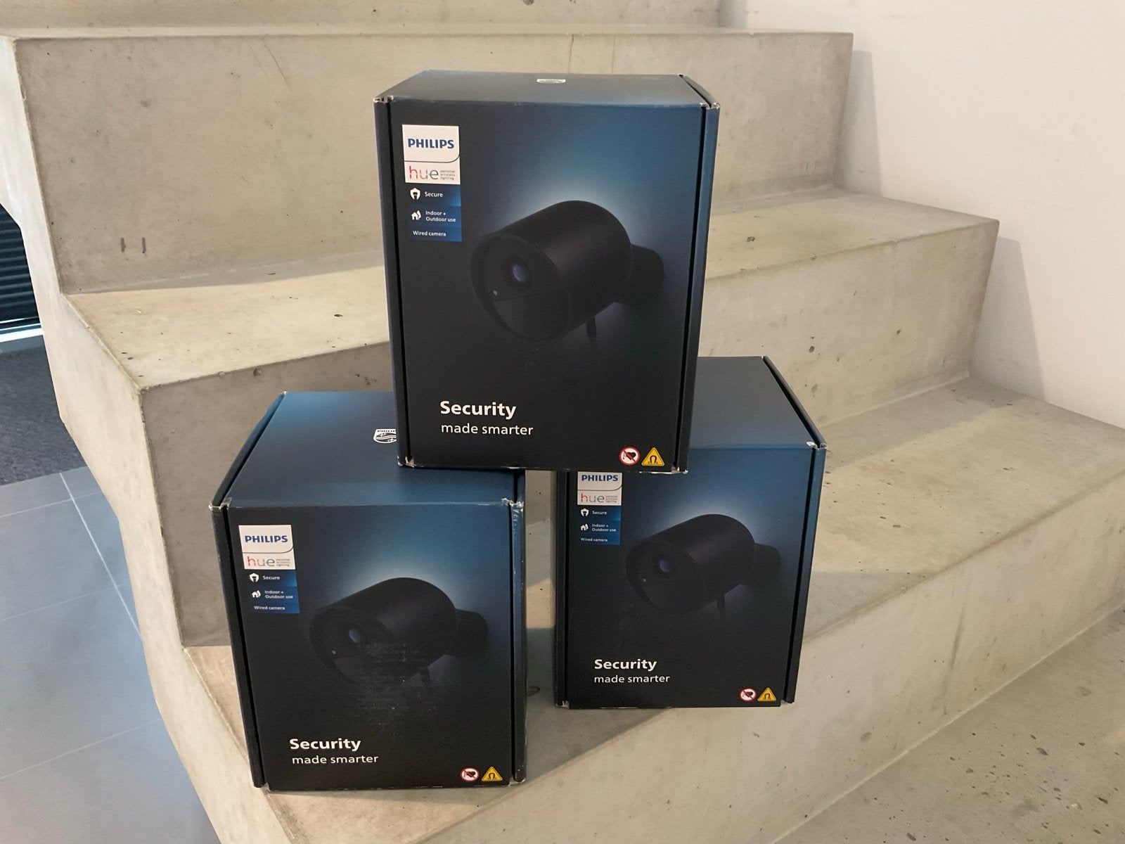 Philips Hue Camera's (3 stuks) - Bedraad - Zo goed als nieuw, Ophalen of Verzenden, Zo goed als nieuw, Buitencamera