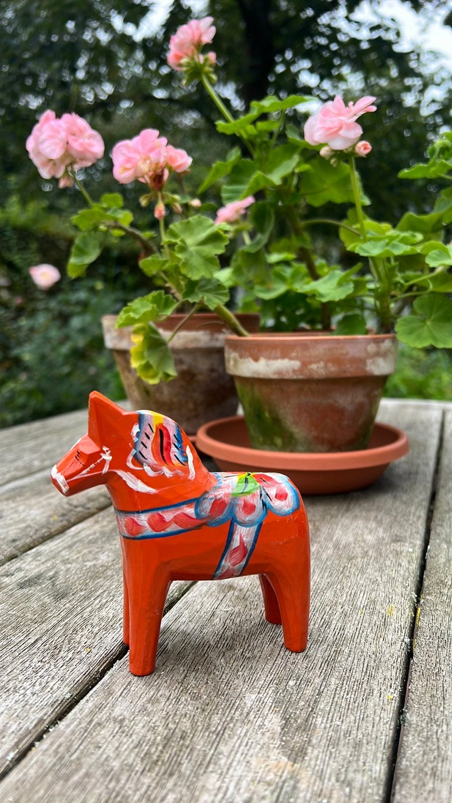Rood Dalapaardje Dalarna Zweden 10 cm, Antiek en Kunst, Hout, Handgemaakt, Ophalen of Verzenden, Rood