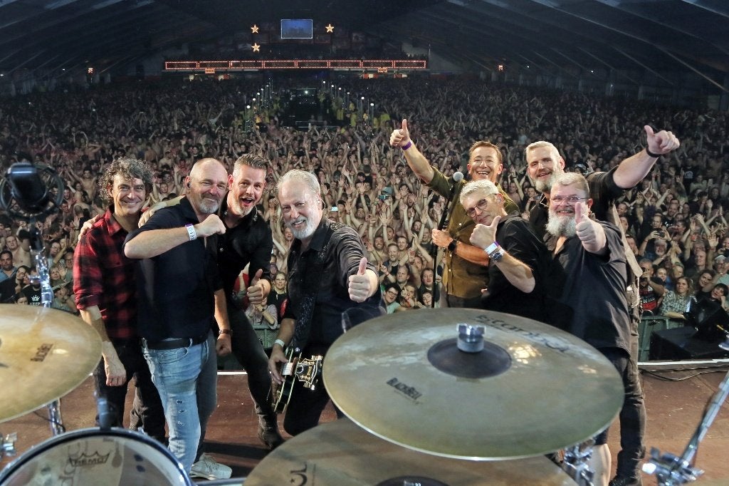 Rowwen Heze slotconcert vrijdag, Drie personen of meer