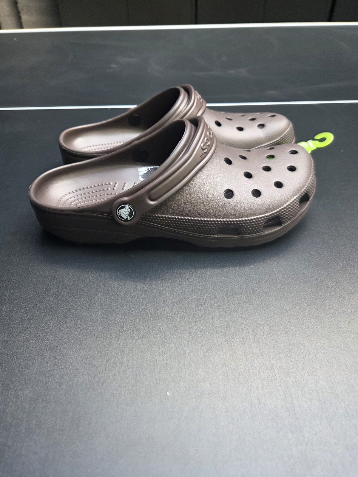 Crocs Classic Coffee Bruin - Nieuw (Maat 41/42), Verzenden, Nieuw, Bruin, Slippers