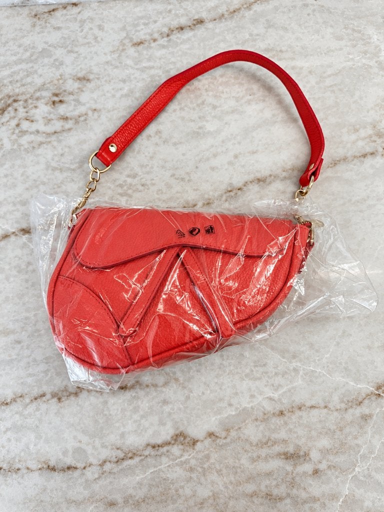 Koraalrode schoudertas Saddle Bag met goudkleurige details!, Ophalen of Verzenden, Nieuw, Rood, Overige merken