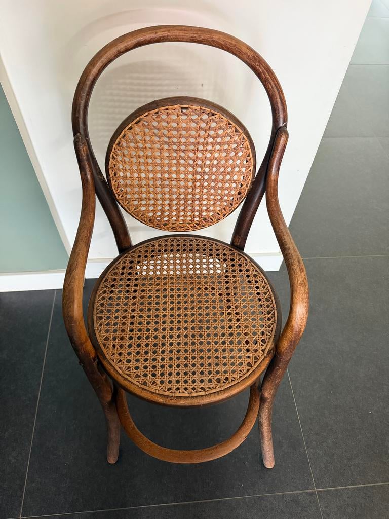 Antieke Thonet kinderstoel met rotan zitting en rugleuning, Ophalen of Verzenden