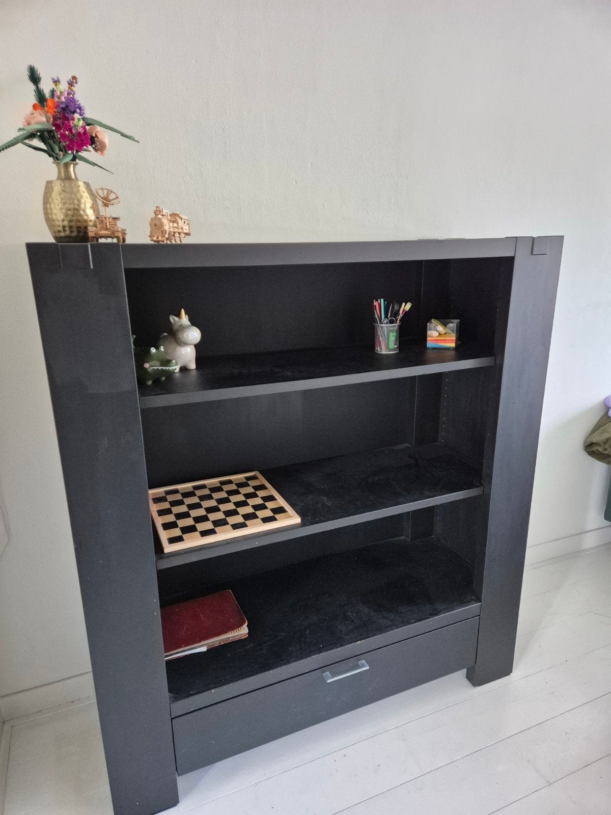 Zwart Boekenkast met Lade - Gebruikt, Ophalen, Met plank(en), Gebruikt, 100 tot 150 cm