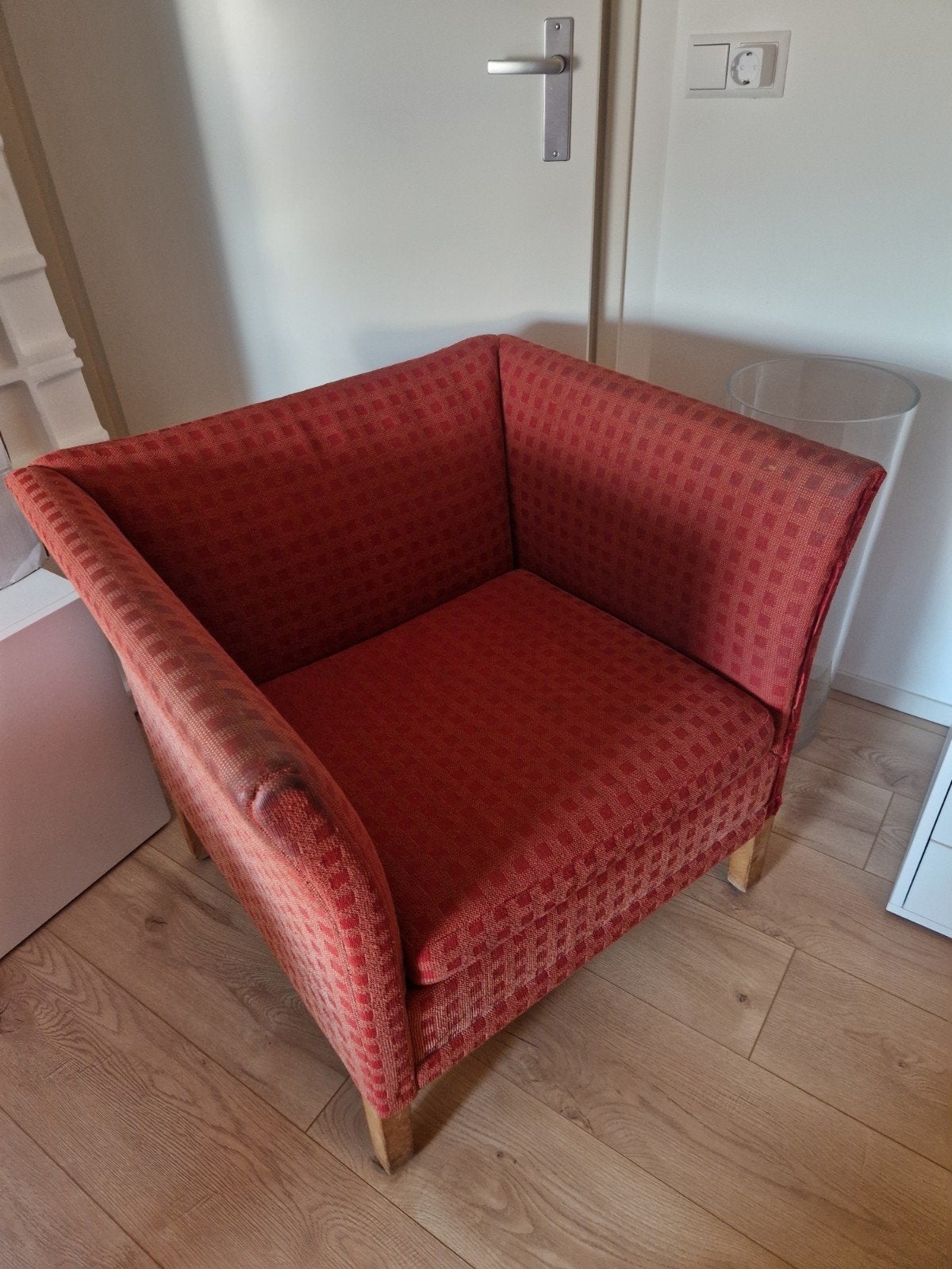 Gebruikte stoel, ideaal om opnieuw te bekleden, Ophalen, Gebruikt, Rood, Eén