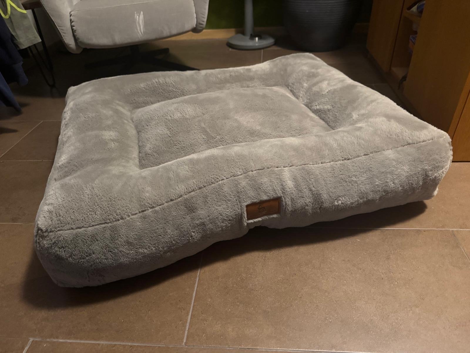 Knuffelwuff orthopedisch hondenbed., Dieren en Toebehoren, Ophalen, Nieuw, Pluche