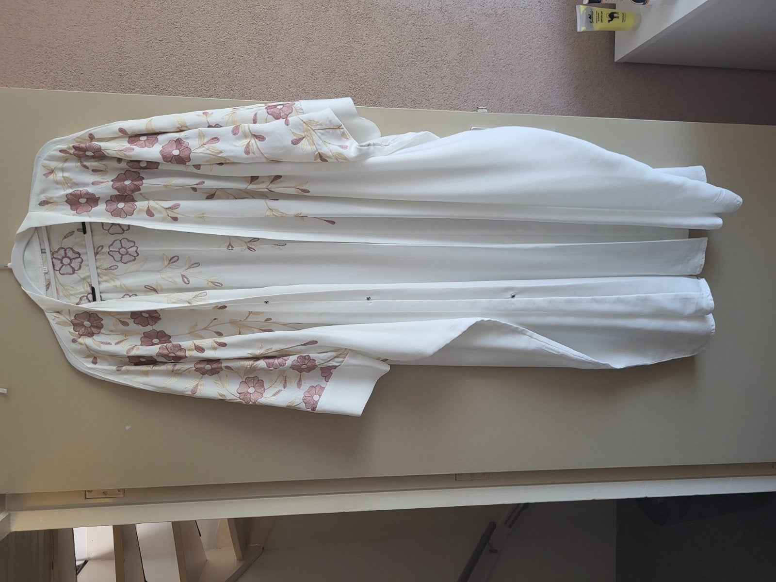 Witte kimono met bloemenprint, Maat 38/40 (M), Wit, Ophalen of Verzenden, Onder de knie