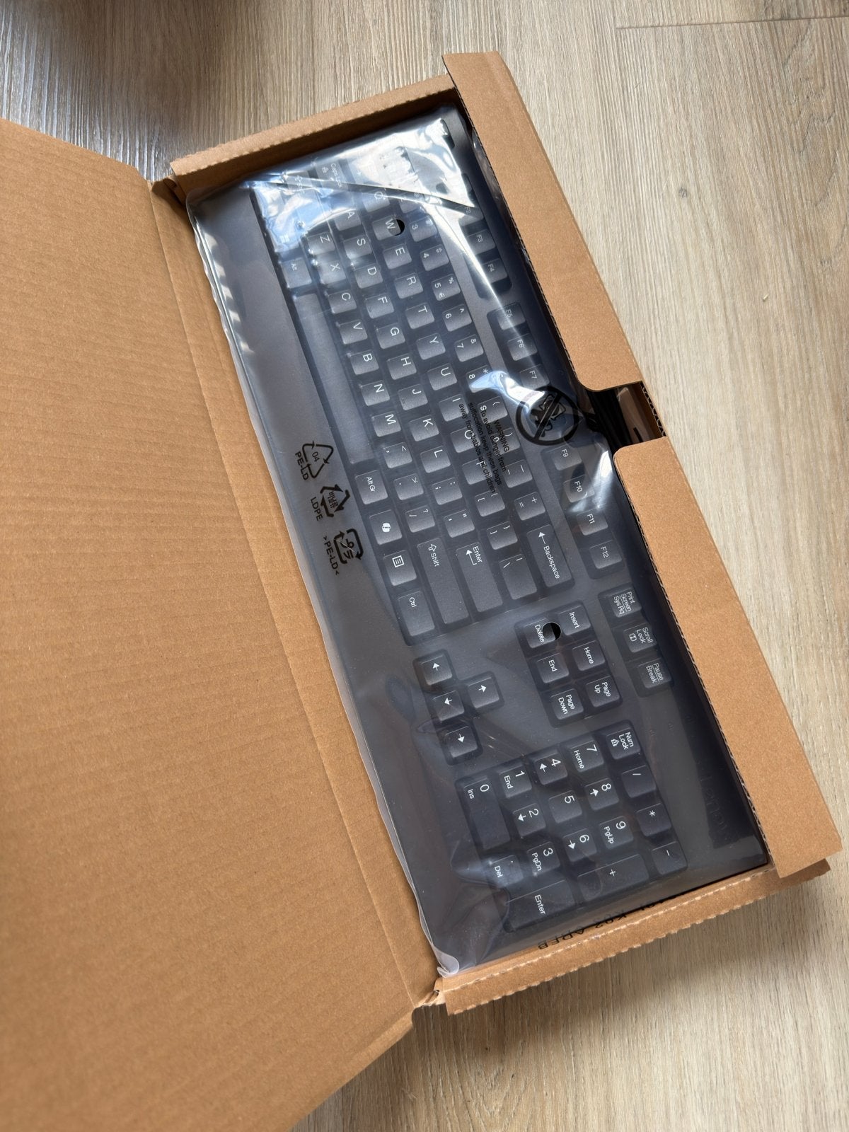 Nieuw bedraad toetsenbord - Qwerty, Plug-and-play, Nieuw, Ophalen of Verzenden, Qwerty