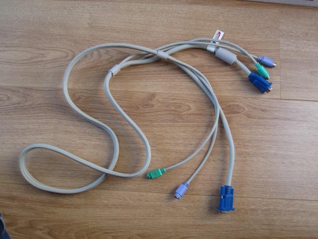 Verlengkabel voor VGA monitor met PS2 aansluiting voor muis, Gebruikt, Ophalen of Verzenden, Overige typen, Overige resoluties