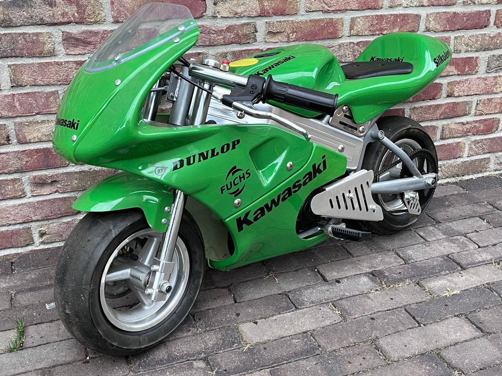 Minibike , kawasaki kleur, Fietsen en Brommers, Minibikes, Midibikes en Pitbikes, Ophalen, Zo goed als nieuw, Schijfrem, Overige typen