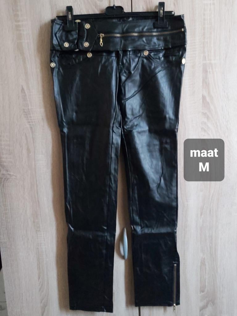 Kunstleren broek/ nep leer, Kleding | Dames, Broeken en Pantalons, Maat 38/40 (M), Zwart, Nieuw, Ophalen of Verzenden