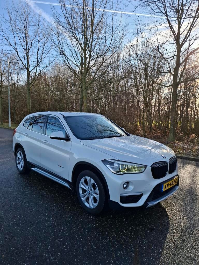 BMW X1 2.0 Sdrive 20I AUT,Panoramadak,Head-up,afn Trekhaak, Auto's, 1998 cc, 2000 kg, 1550 kg, Wit
