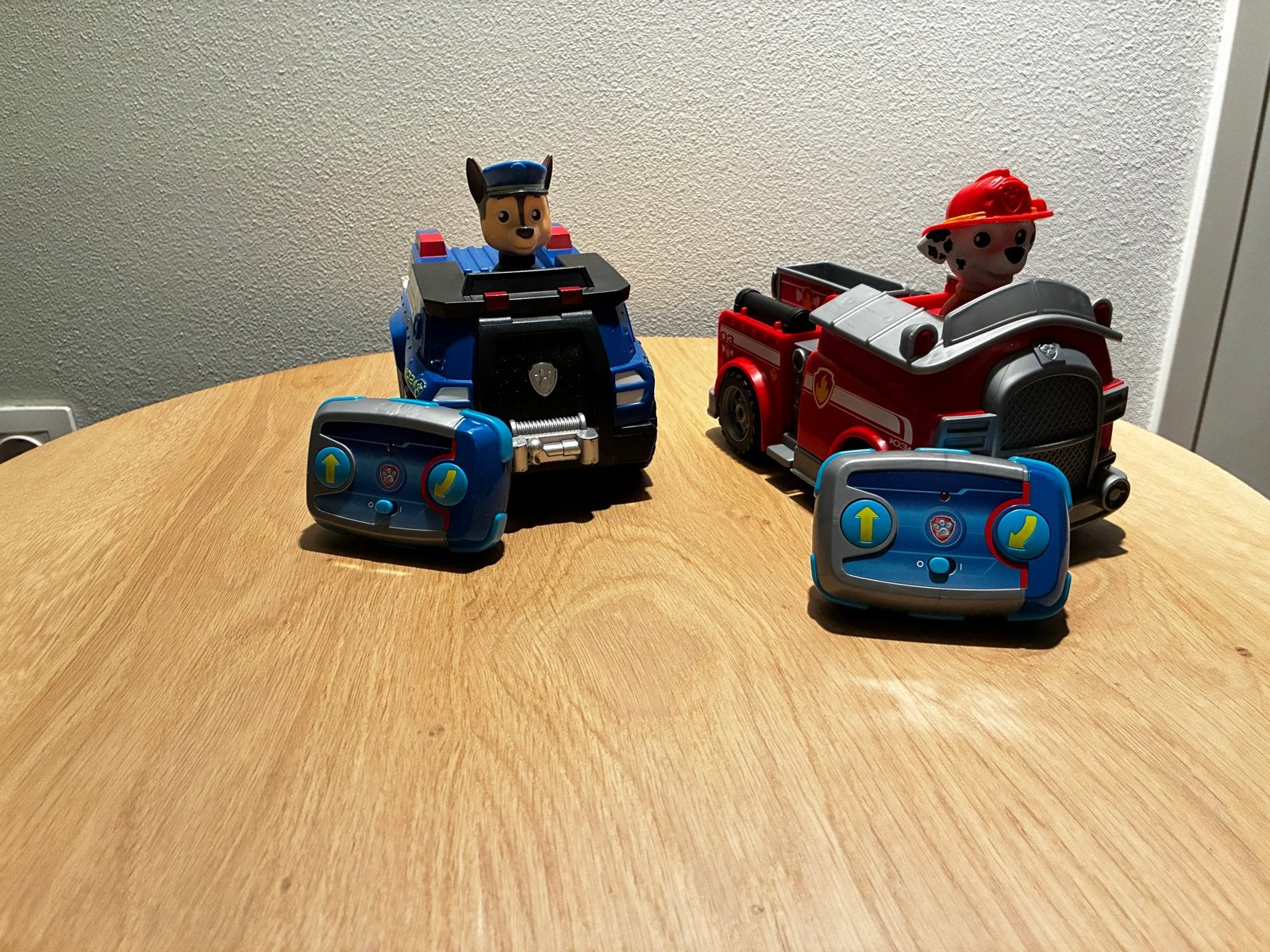 Paw Patrol RC voertuigen - Chase & Marshall, Kinderen en Baby's, Speelgoed | Speelgoedvoertuigen, Ophalen of Verzenden, Zo goed als nieuw