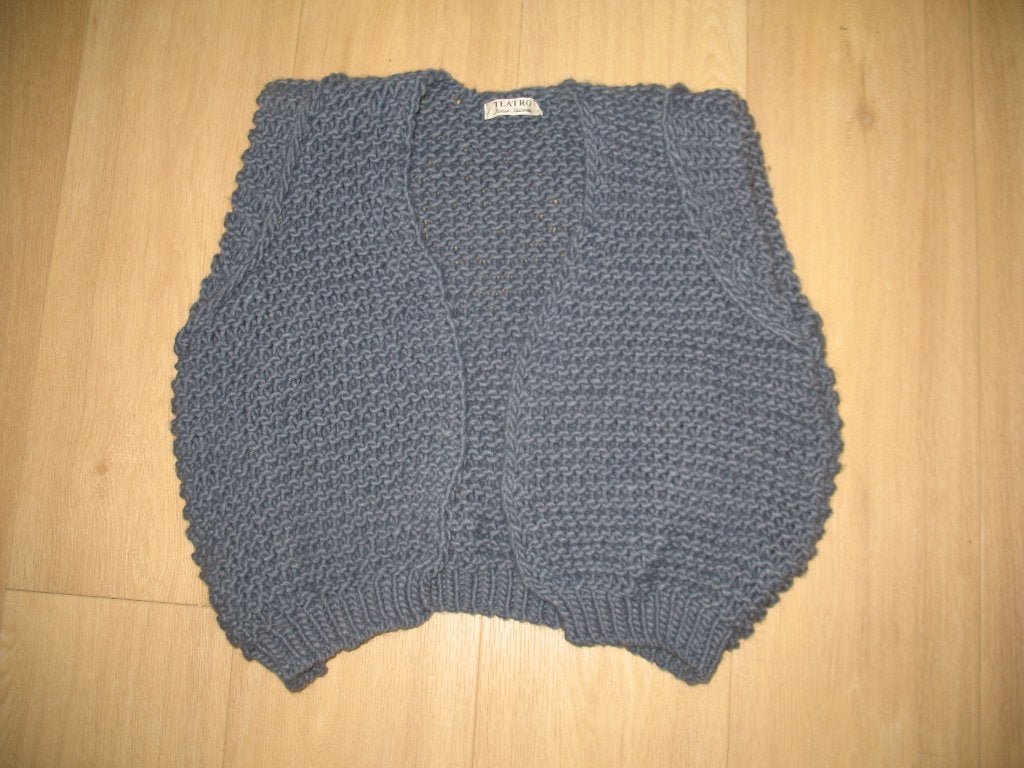 Teatro Knitwear Los Gebreide Bodywarmer Jeansblauw Maat S/M, Ophalen of Verzenden, Zo goed als nieuw, Maat 38/40 (M), Blauw