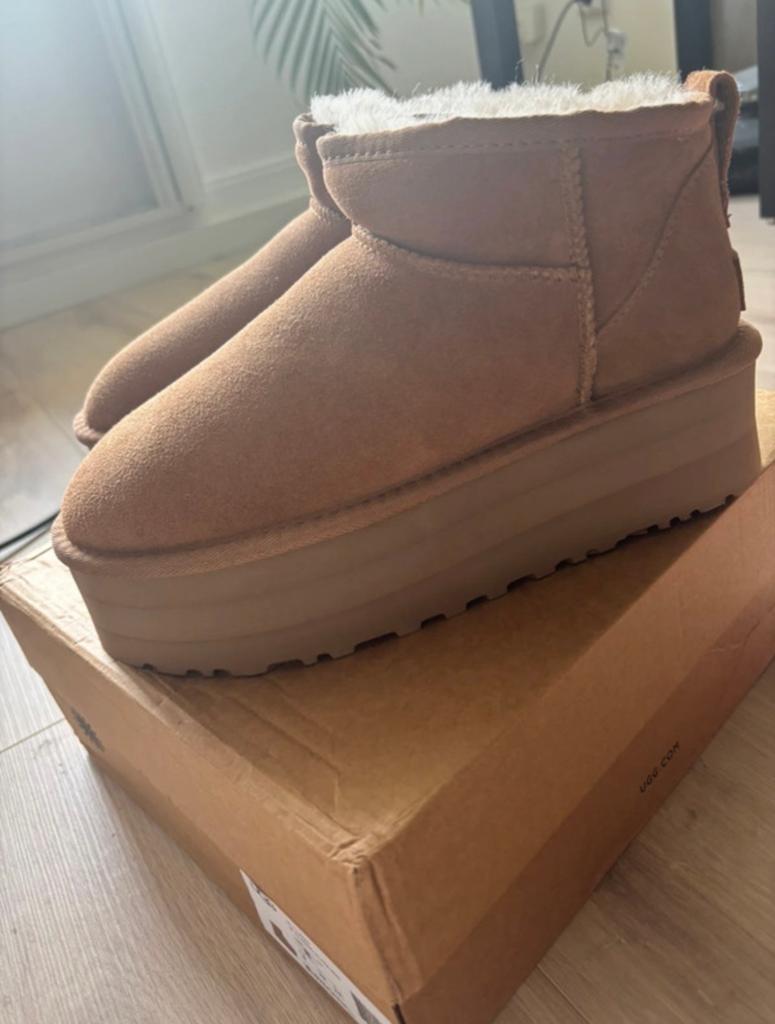 Nieuwe UGG Classic Ultra Mini Platform Laarzen, Kleding | Dames, Schoenen, Ophalen of Verzenden, Nieuw, Bruin, Lage of Enkellaarzen