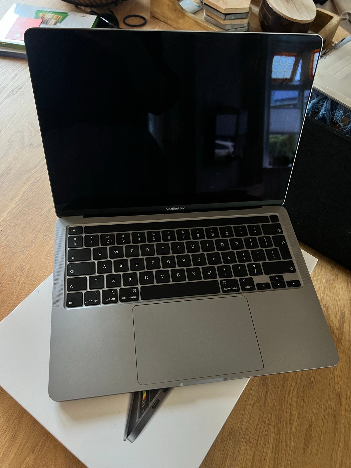 Apple MacBook Pro 13 inch 2020 - Zo goed als nieuw, 2 tot 3 Ghz, Qwerty, 8 GB, 13 inch