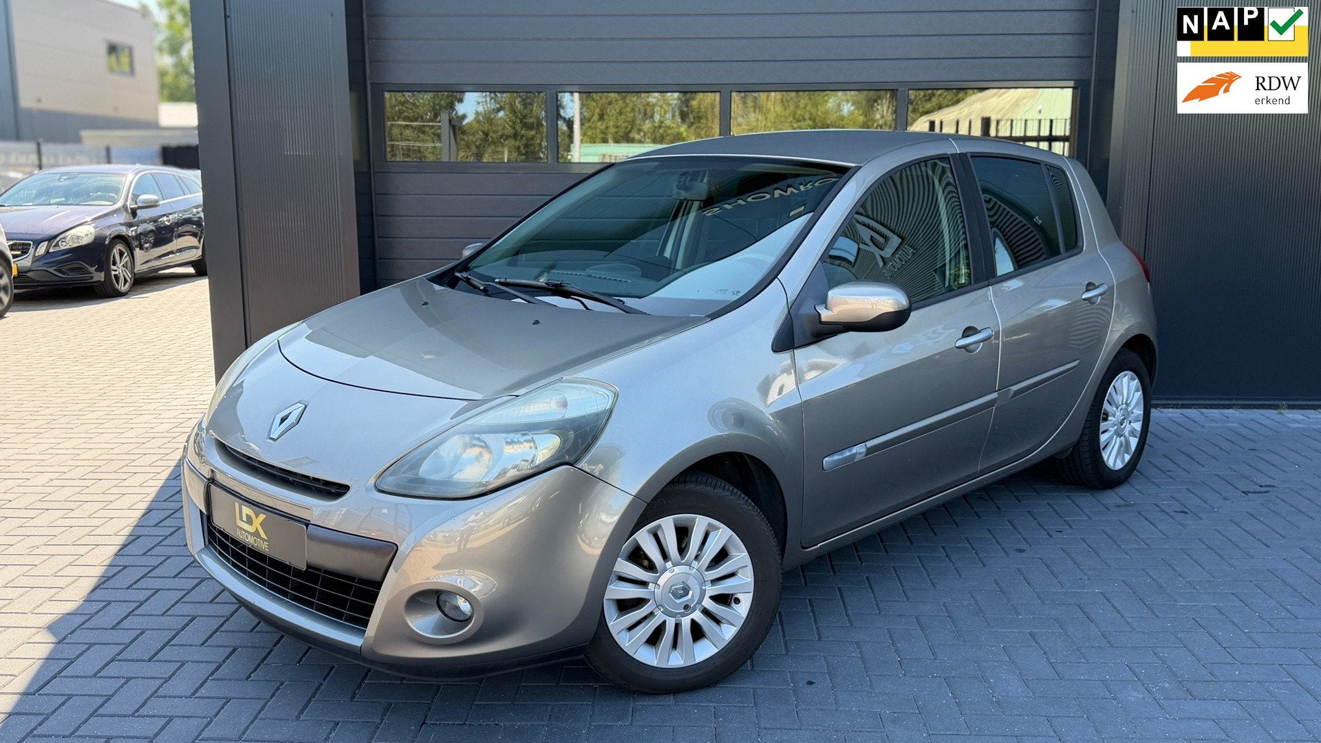 Renault Clio 1.2 TCe Collection Airco|Cruise|Goed Onderhoude, Voorwielaandrijving, Euro 5, Gebruikt, 4 cilinders