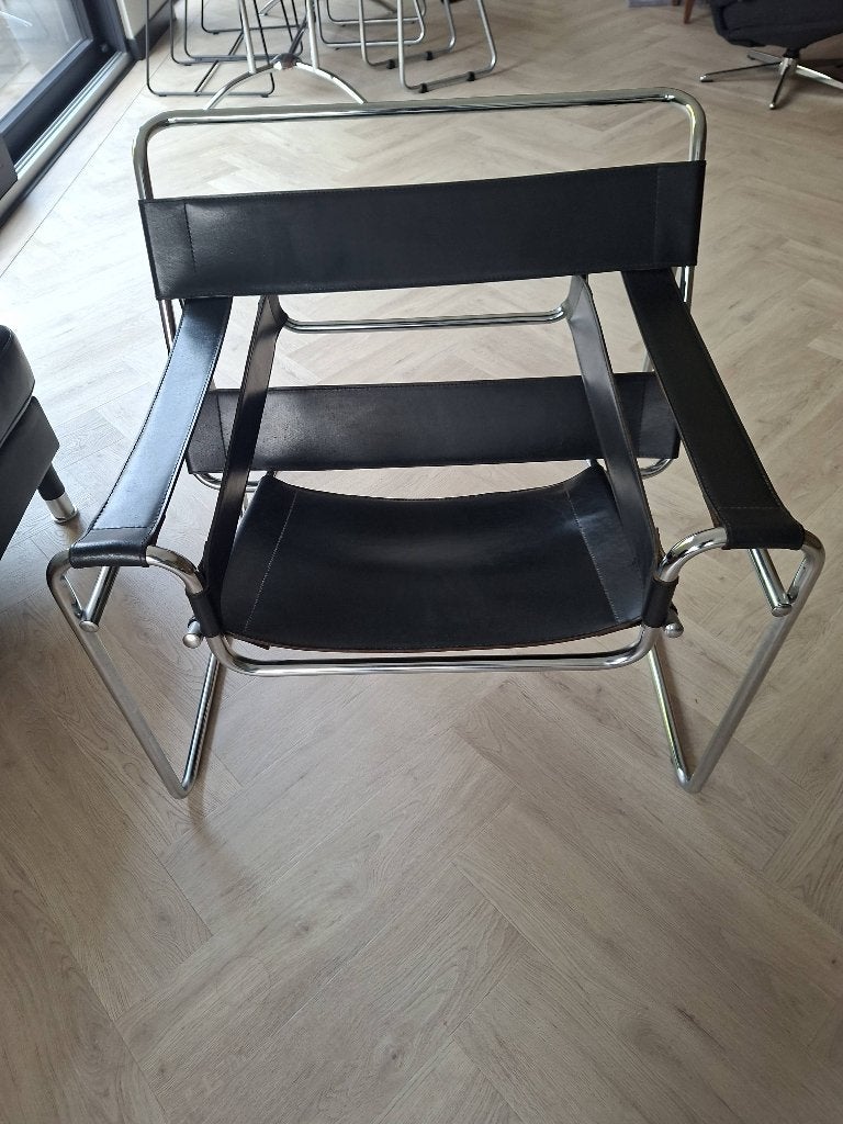 Wassily- stoel, zwart replica, Ophalen, Gebruikt, Twee, Zwart