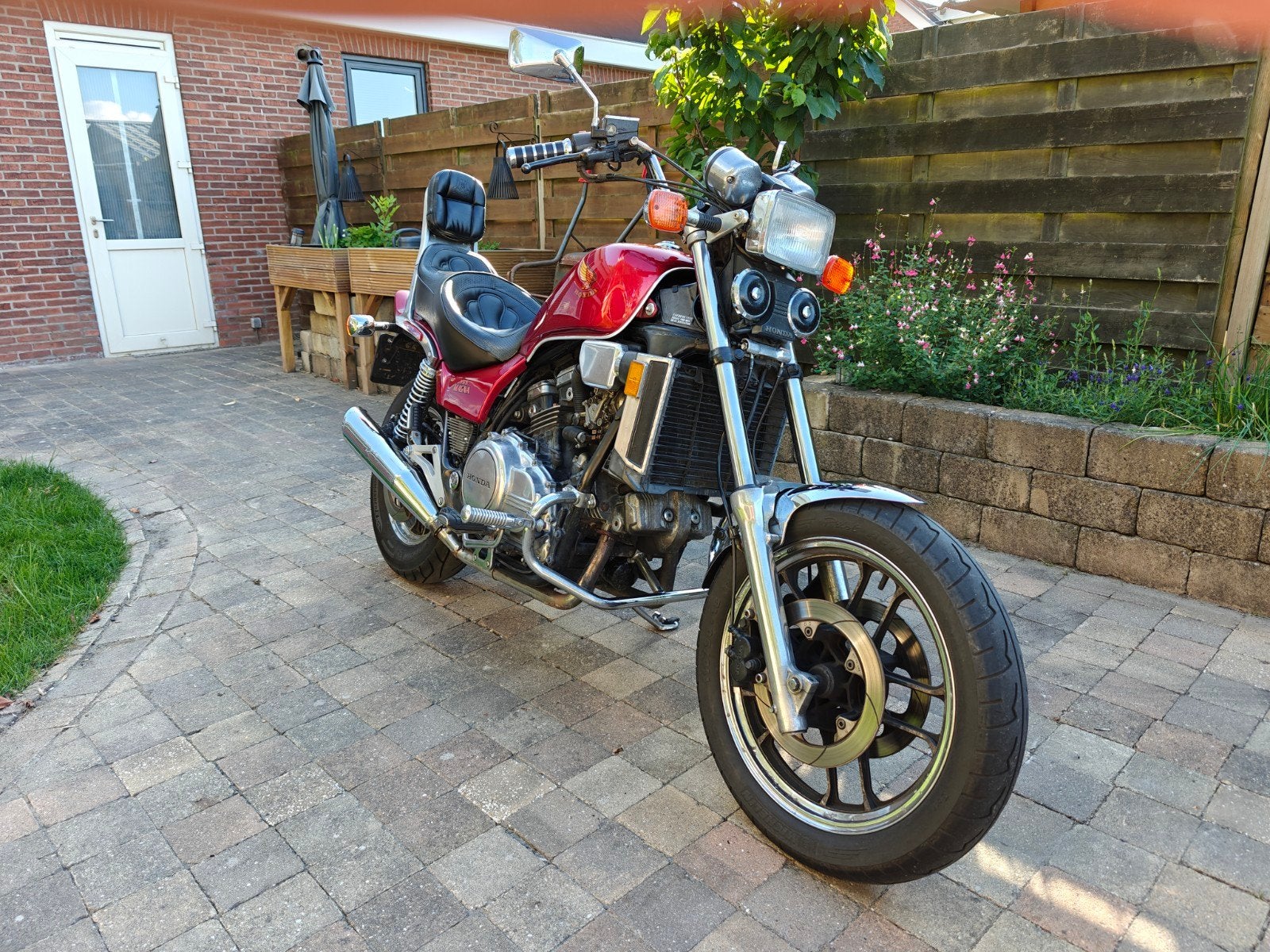 Honda Magna V65 1100 - Klassieke Muscle Cruiser met Extra's, 4 cilinders, Gebruikt, Cardan-aandrijving, Particulier