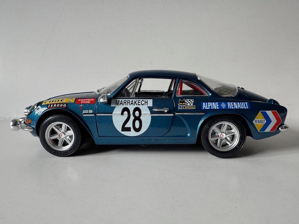 Bburago: Renault Alpine A110 1600S Monte Carlo, schaal 1:16, Hobby en Vrije tijd, Modelauto's | 1:18, Ophalen of Verzenden, Zo goed als nieuw