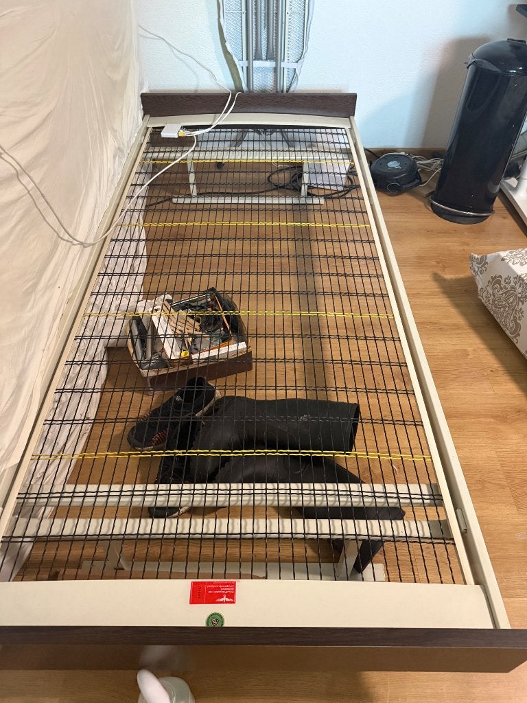 Bed frame eenpersoons 90x210 evt matras erbij, Huis en Inrichting, Slaapkamer | Bedden, Ophalen, 90 cm, Eenpersoons, 210 cm