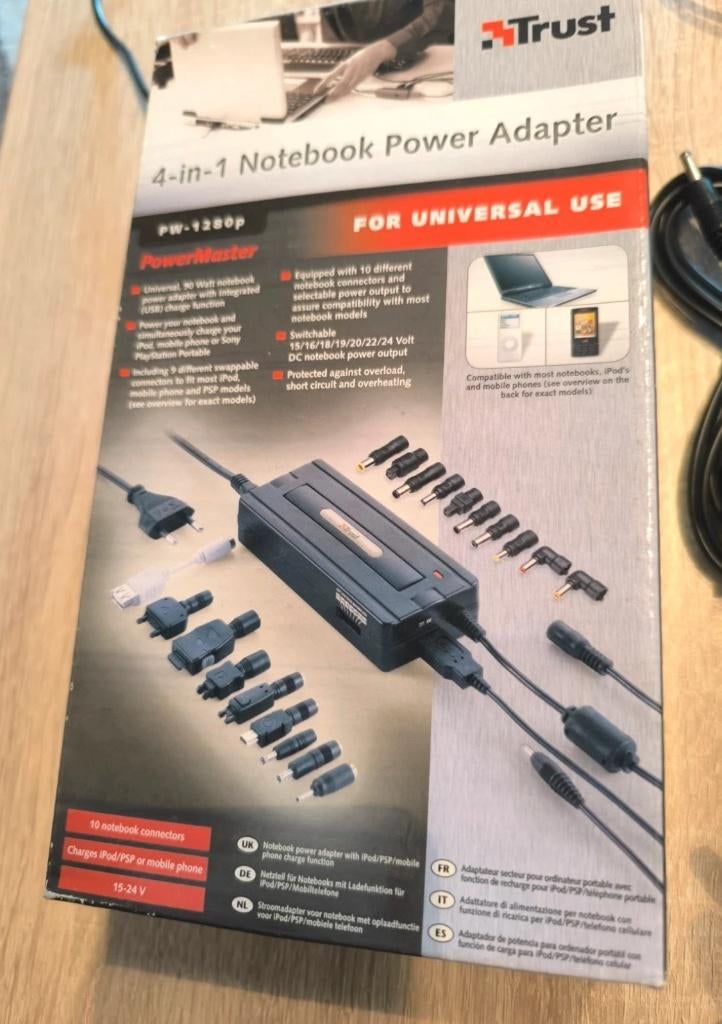 Trust 4-in-1 Notebook Power Adapter, Computers en Software, Laptop-opladers, Nieuw, Ophalen of Verzenden