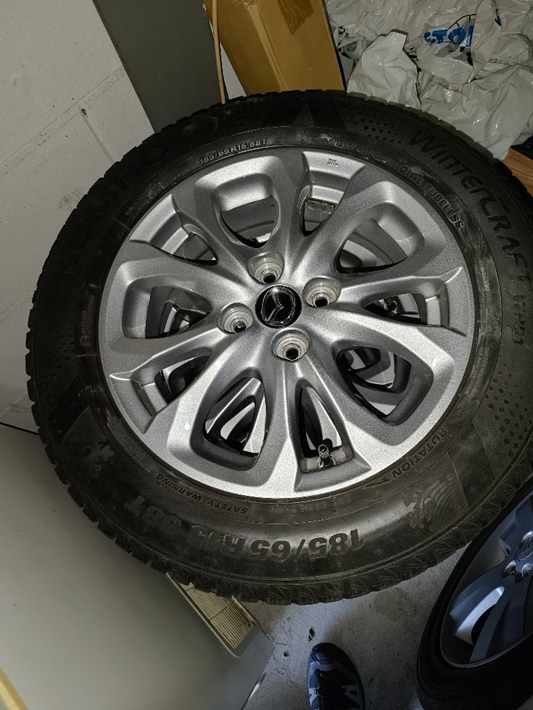 4 Lm velgen met winterbanden Mazda 2  185/65/R15, Ophalen