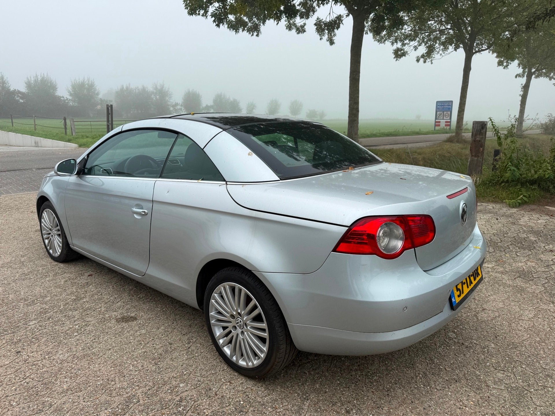 Volkswagen Eos 2.0-16v FSI Lees Tekst !, Voorwielaandrijving, Stof, Gebruikt, 4 cilinders