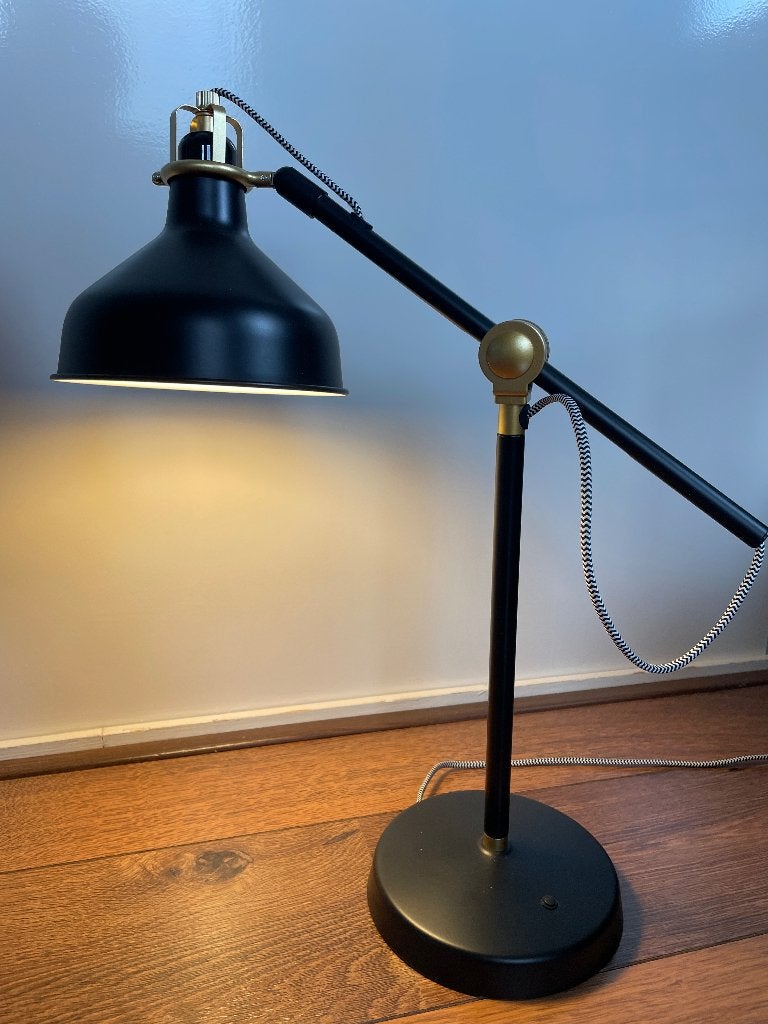 Zwarte bureaulamp IKEA met geblokt snoer, Bureaulamp, E27 (groot), Zwart, IKEA