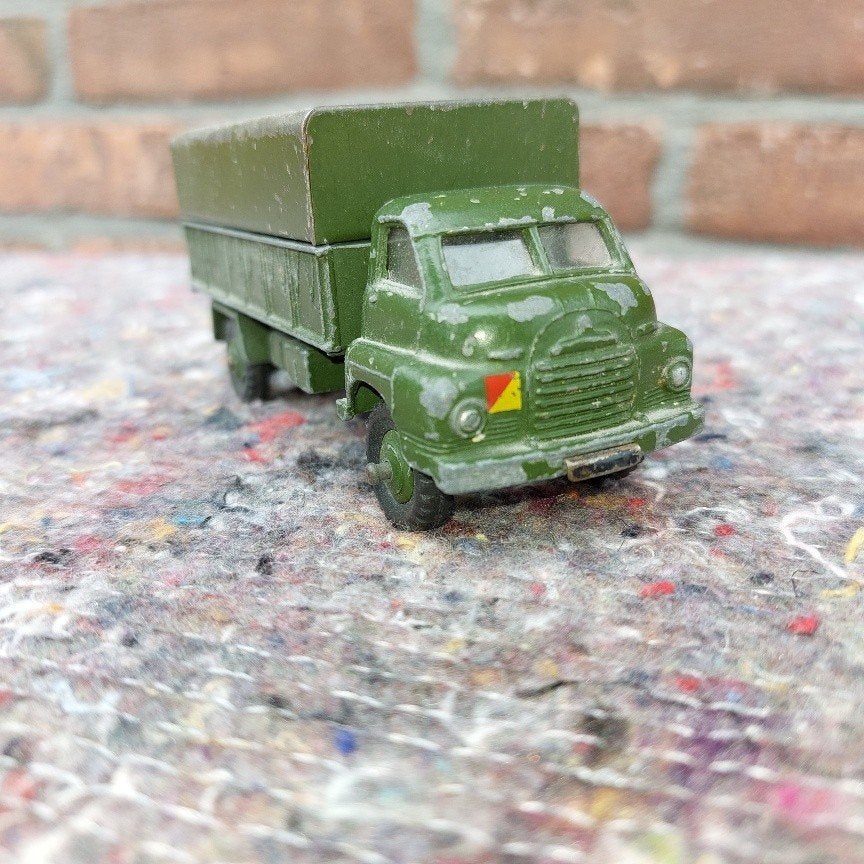 Dinky Toy 621    3 Ton army wagon, Ophalen of Verzenden, Gebruikt, Bus of Vrachtwagen
