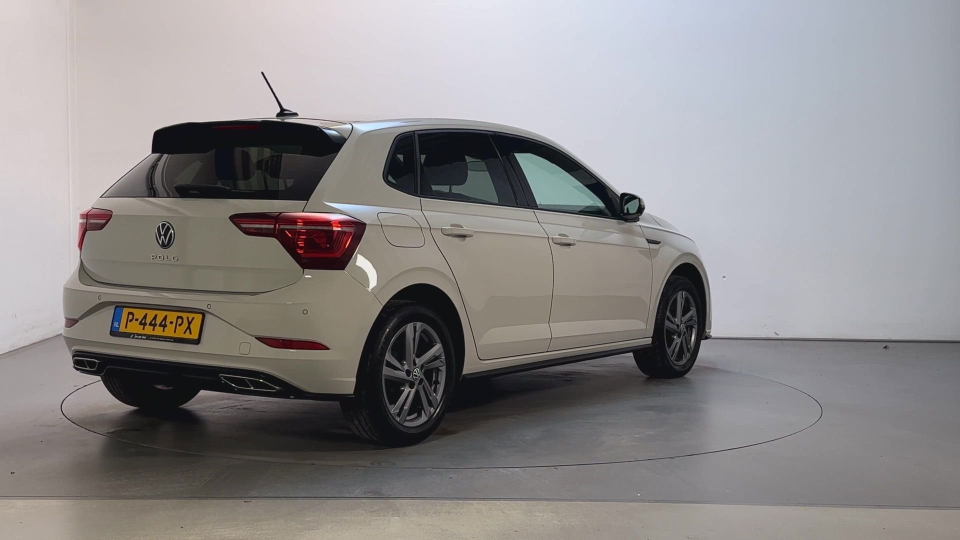 Volkswagen Polo 1.0 TSI R-Line Business LED Camera Stoelverw, Voorwielaandrijving, Dealer onderhouden, Gebruikt, Met garantie (alle)