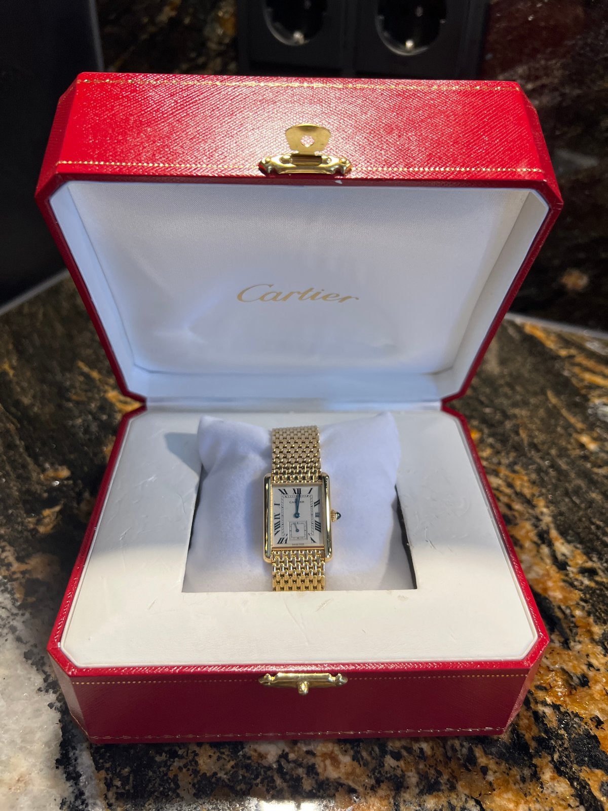 Cartier Tank Louis Horloge - Goud, Polshorloge, Zo goed als nieuw, Goud, Ophalen