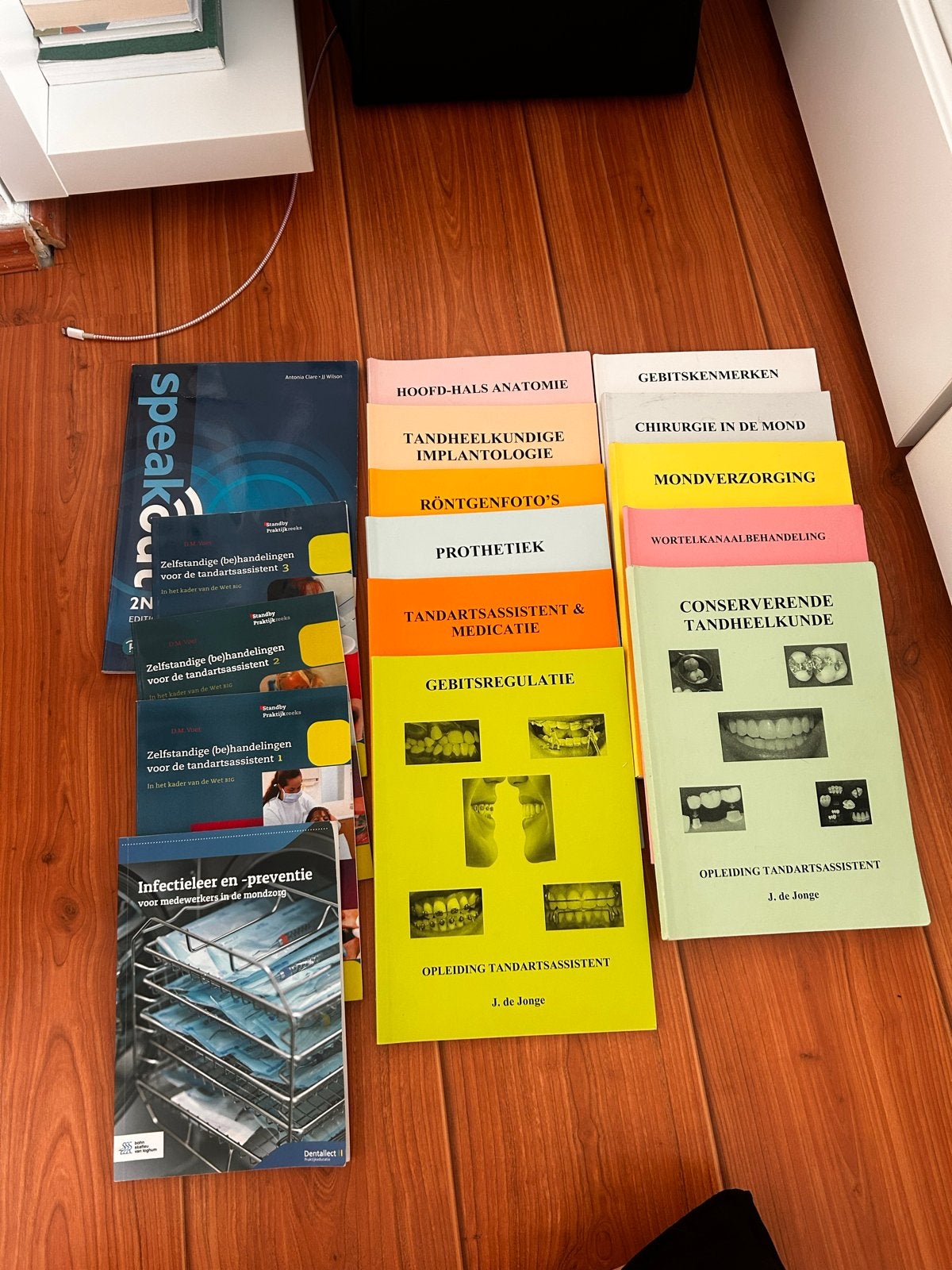 Tandartsassistente lesboeken - Complete set, Ophalen of Verzenden, Beta, Gelezen, MBO