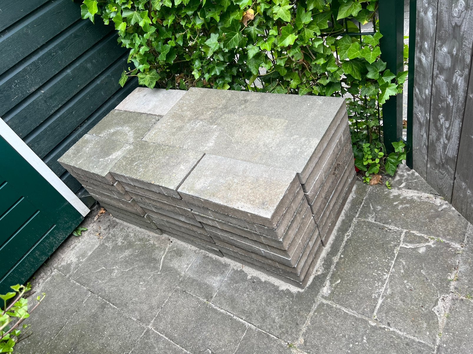 Gratis beton tegels, Ophalen, Zo goed als nieuw, Beton, Terrastegels