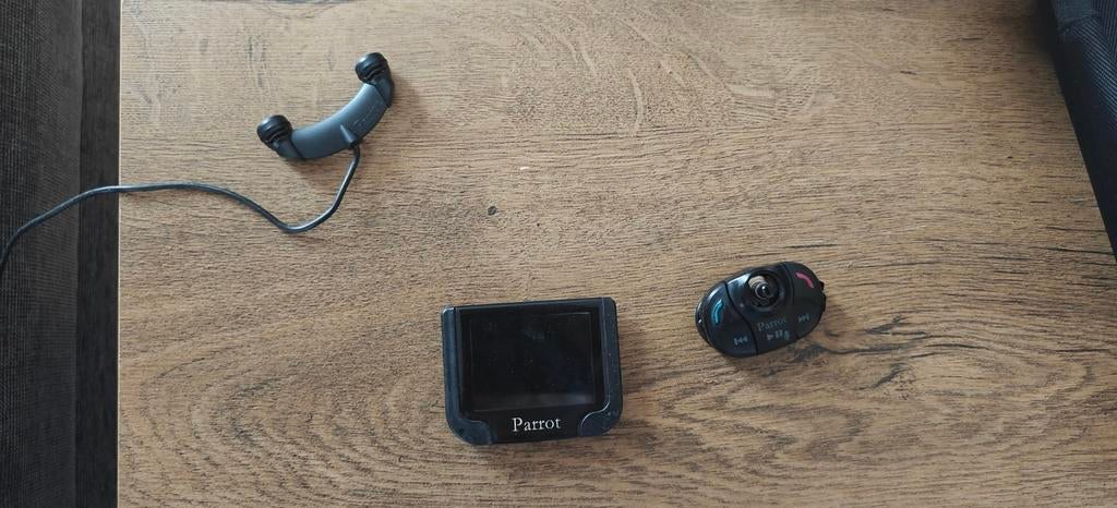 Parrot MKi9200 Bluetooth Carkit met Ford Fiesta MK2 kabels, Ophalen, Gebruikt