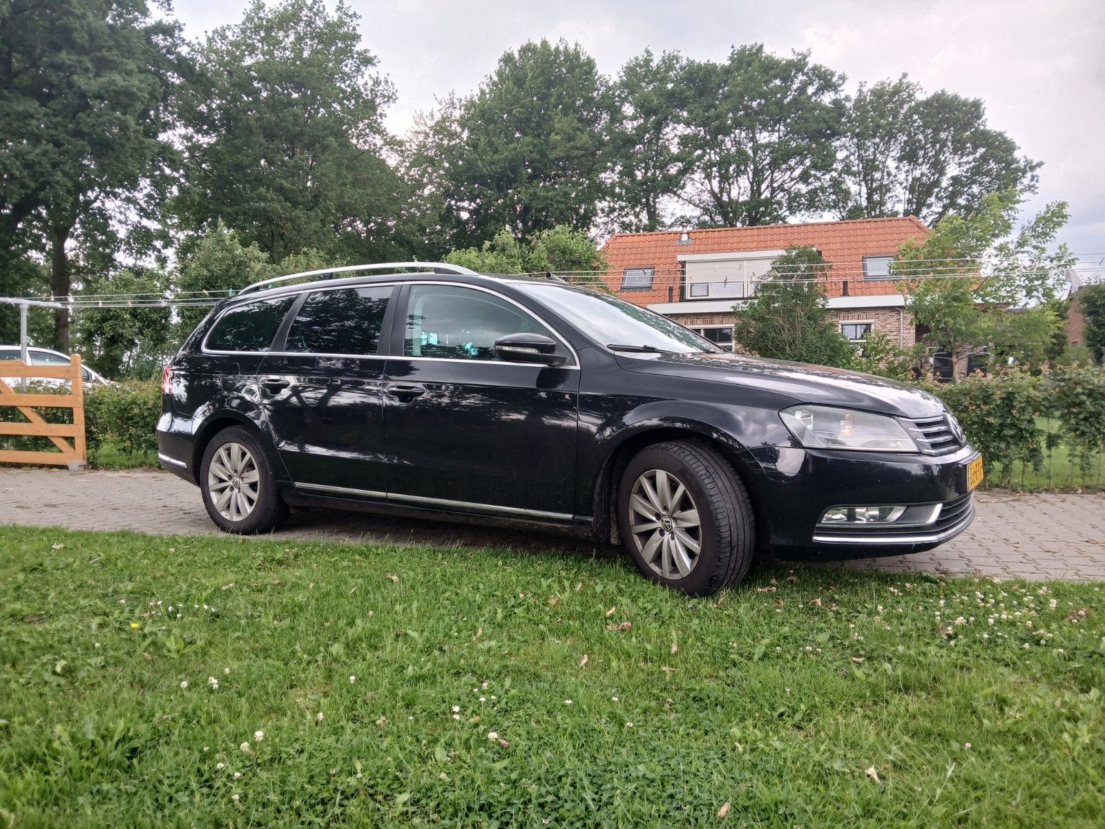 Volkswagen Passat 1.6 TDI 77KW Bluemotion Variant 2011 Zwart, Auto's, Volkswagen, Voorwielaandrijving, 4 cilinders, Origineel Nederlands