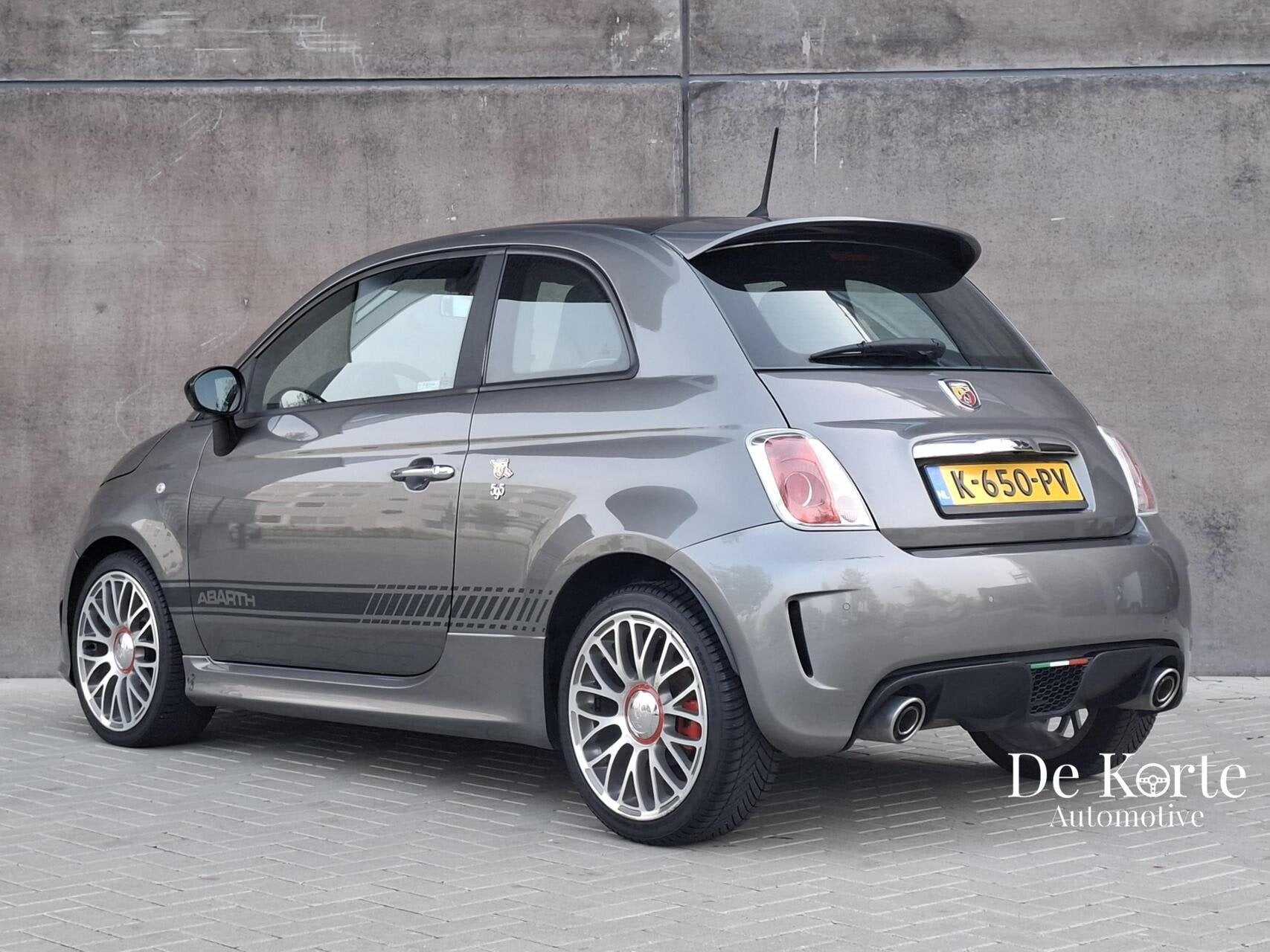 Abarth 595 1.4 T-Jet Custom 140PK | Sport uitlaat| PDC | Blu, Auto's, Voorwielaandrijving, Gebruikt, 4 cilinders, Met garantie (alle)