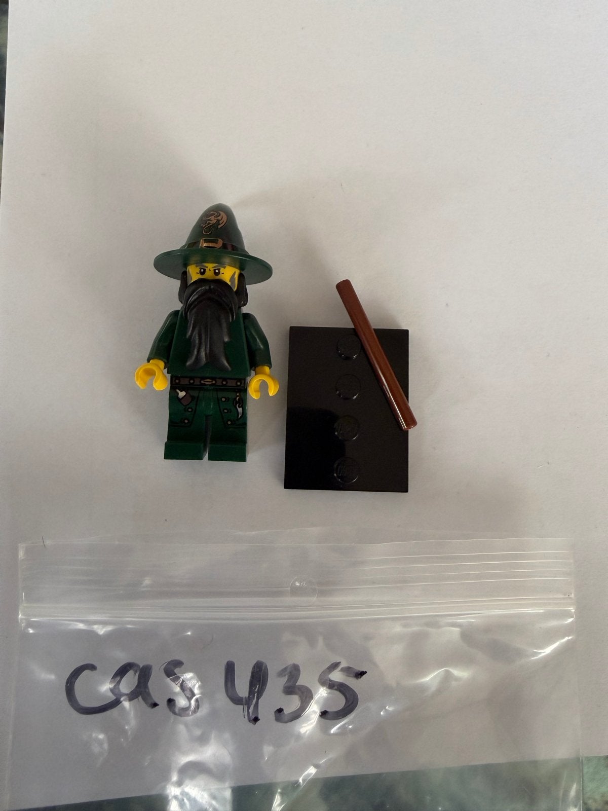 Lego Minifiguur Tovenaar met baard en staf (Cas 435), Ophalen of Verzenden, Gebruikt