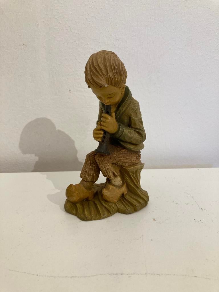 Vintage beeldje jongen met fluit, decoratie, Verzamelen, Beelden en Beeldjes, Ophalen of Verzenden, Zo goed als nieuw, Mens