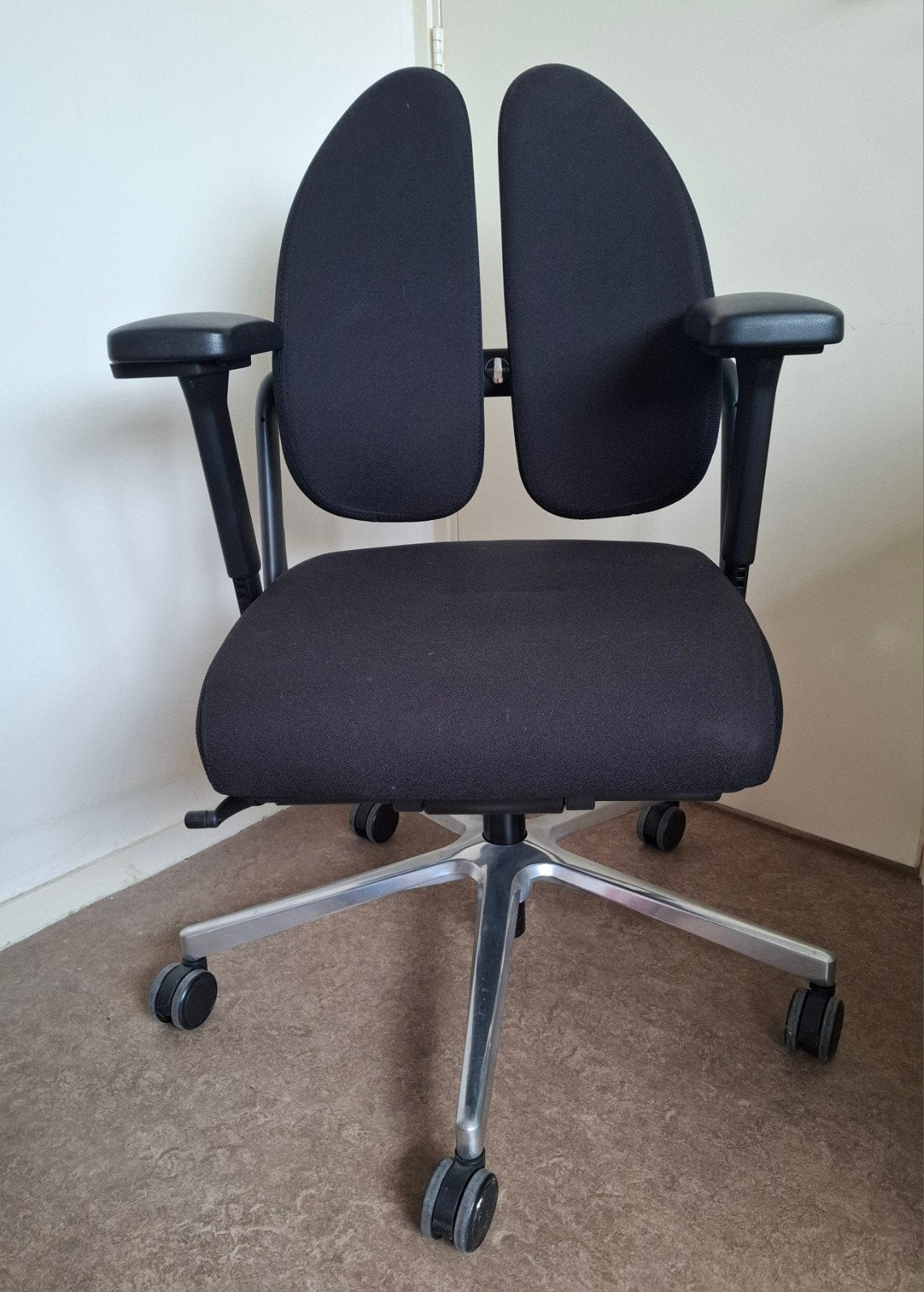 Nowy Styl ergonomische bureaustoel, Ophalen, Zwart, Zo goed als nieuw, Bureaustoel