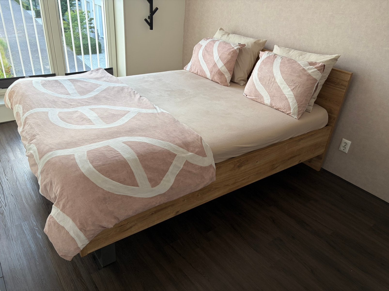 Tweepersoons bedframe 160x220 incl. 2 lattenbodems – zgan, Ophalen, Tweepersoons, Zo goed als nieuw, Industriële look