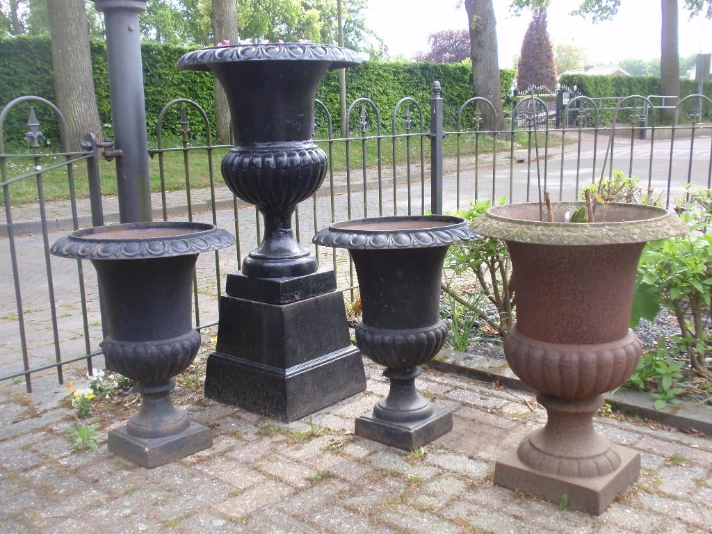 set gietijzeren bloempotten / tuinvazen, Tuin en Terras, Ophalen, Gebruikt